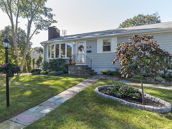 3rd image of 35 Linden Ave