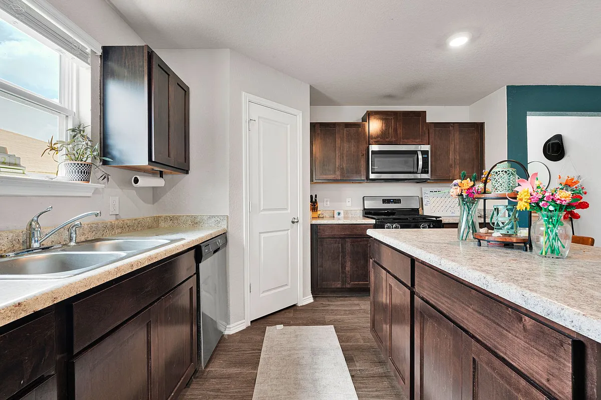 Building Photo - 9570 Ranch Loop