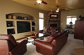 4th image of 9219 Lexie Ln NE