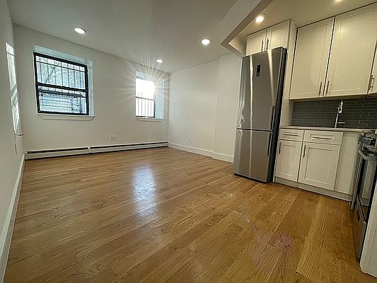 4th image of 2041 Adam C Powell Blvd #Gc