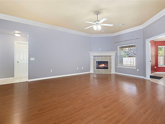 4th image of 2158 Meadowbrook Dr