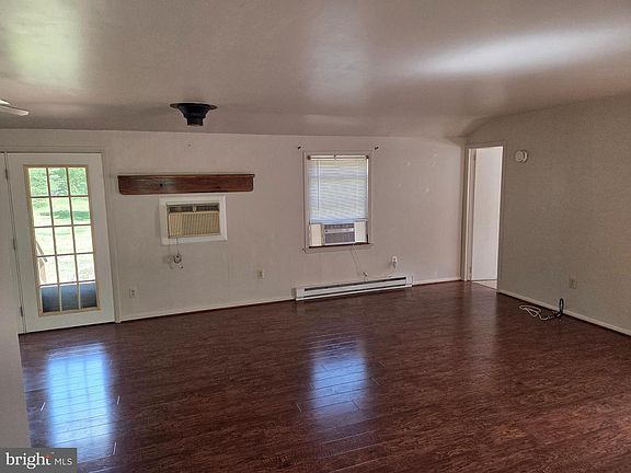 3rd image of 65 Cary Ct