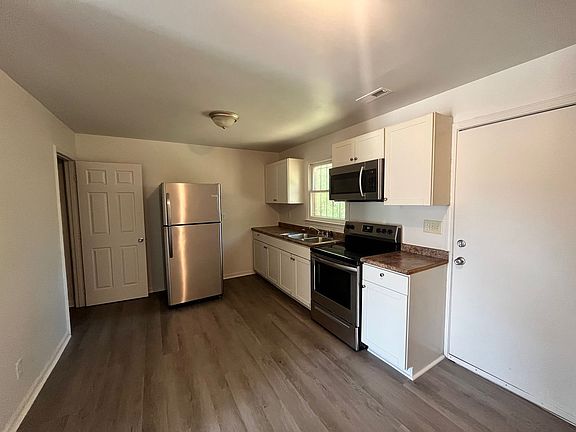 3rd image of 1107 Dayton St APT M