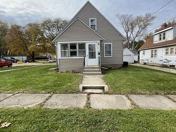 2nd image of 702 Miriam Ave
