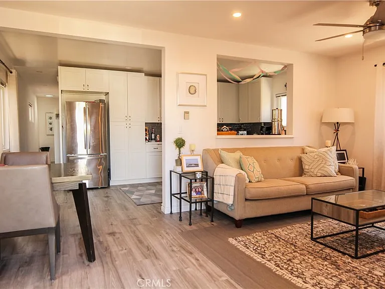 1713 Wollacott St — Photo 2
