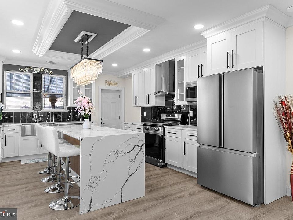1st image of 5559 Harbison Ave