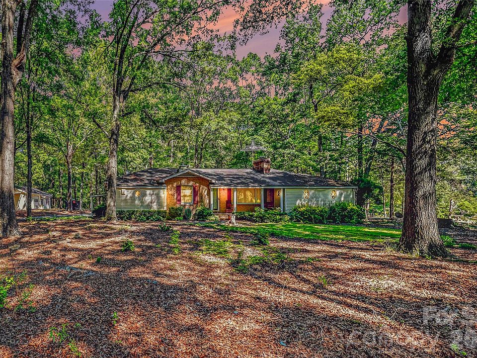 1st image of 8008 W Duncan Rd