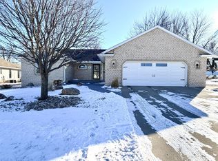 867 Briarwood Dr, Worthington, MN 56187