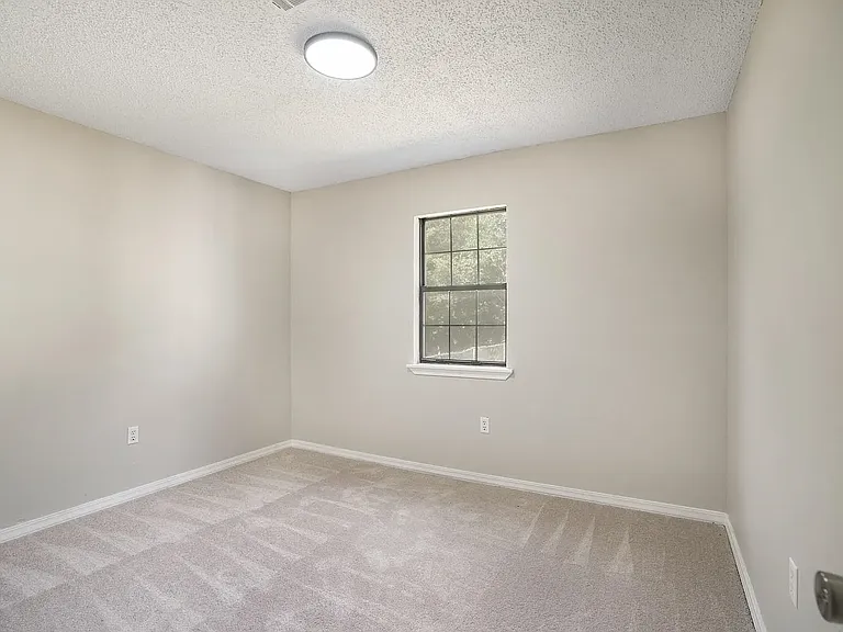 1319 Collier Dr — Photo 28