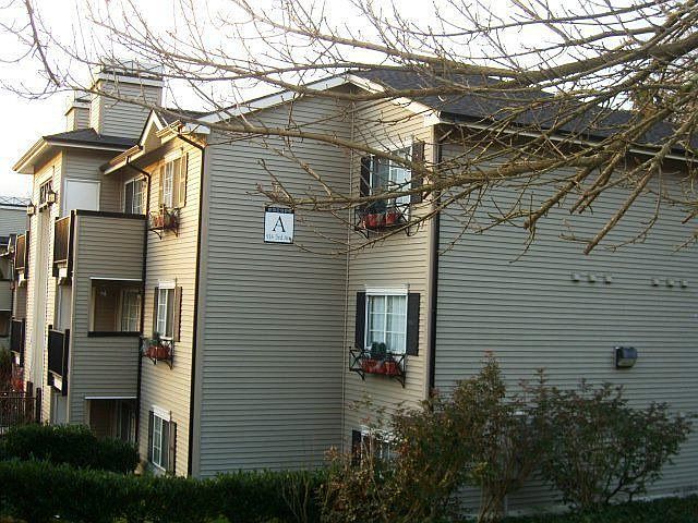 1st image of 916 3rd Ave APT A305