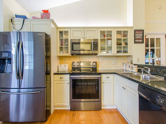 4th image of 1723 Banyan Creek Ct