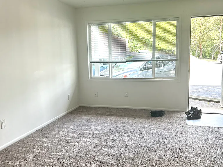 17160 Avondale Way NE #3 — Photo 1