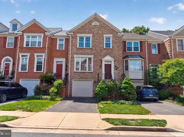 20923 Sandstone Sq, Sterling, VA 20165