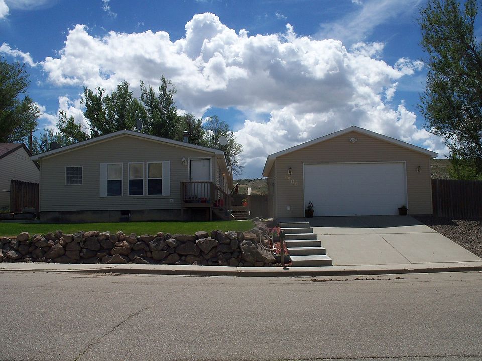1st image of 1508 W 1st St