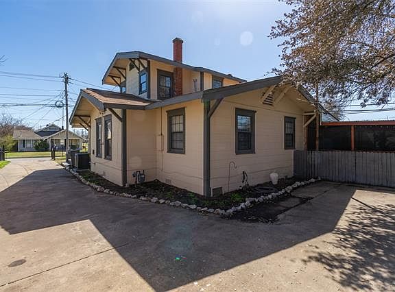 3rd image of 4434 Stonewall St