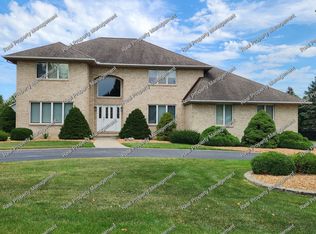 9121 Schillton Dr, Saint John, IN 46373