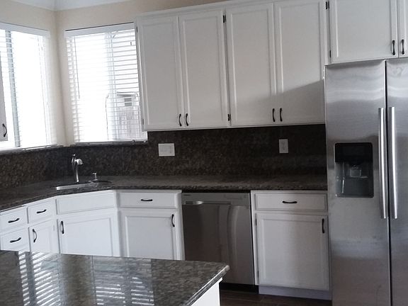 5th image of 369 Gamay Ct