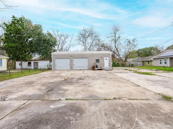 610 Ross St, La Marque, TX 77568