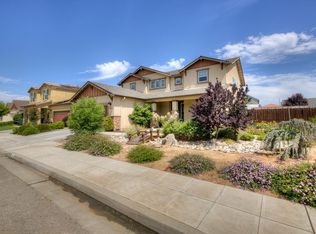 6884 E Saginaw Way, Fresno, CA