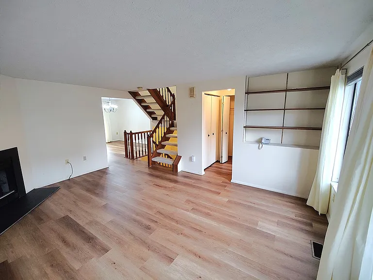 102 Sonnybrook Ct — Photo 5