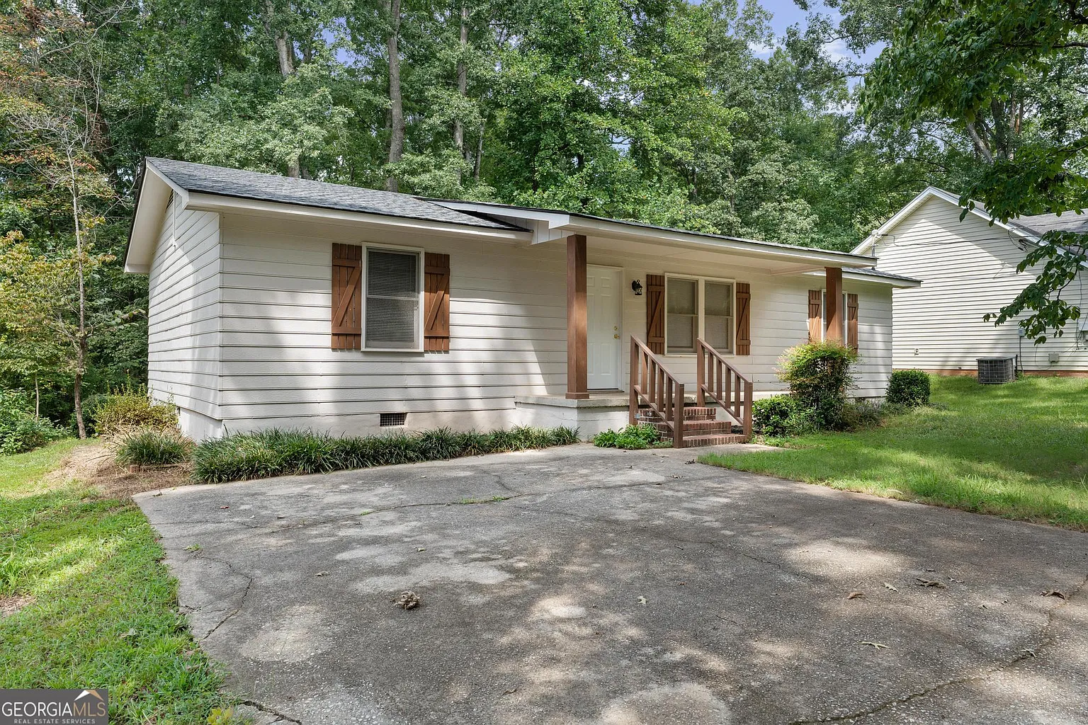 214 Ashland Dr photo 1