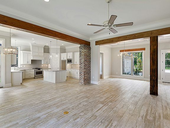 5th image of 645 Chateau Andelot
