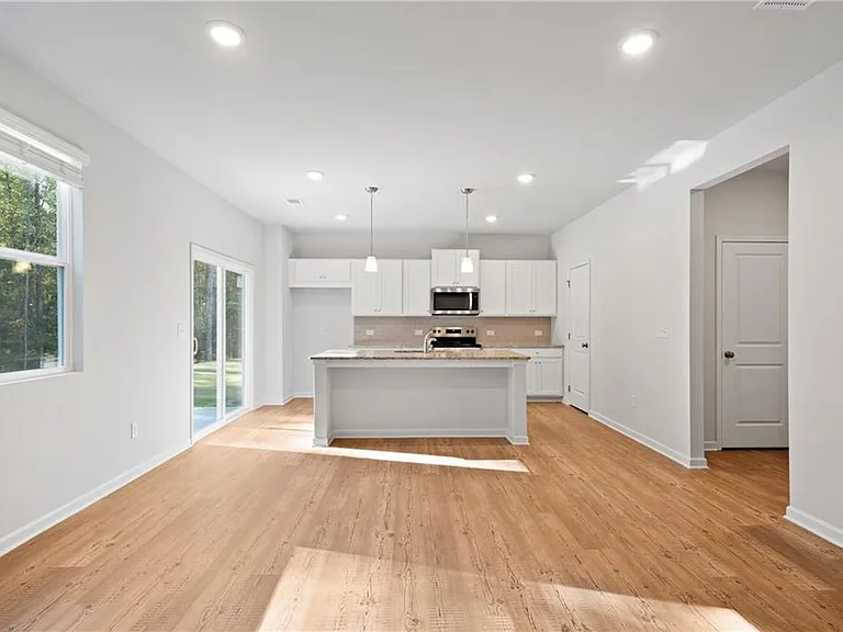 785 Summerwood Ln — Photo 10
