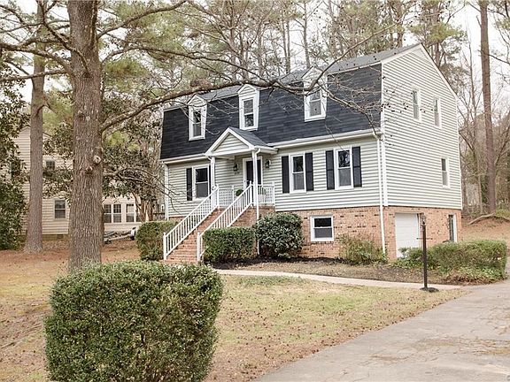 3rd image of 8024 Queen Scot Dr