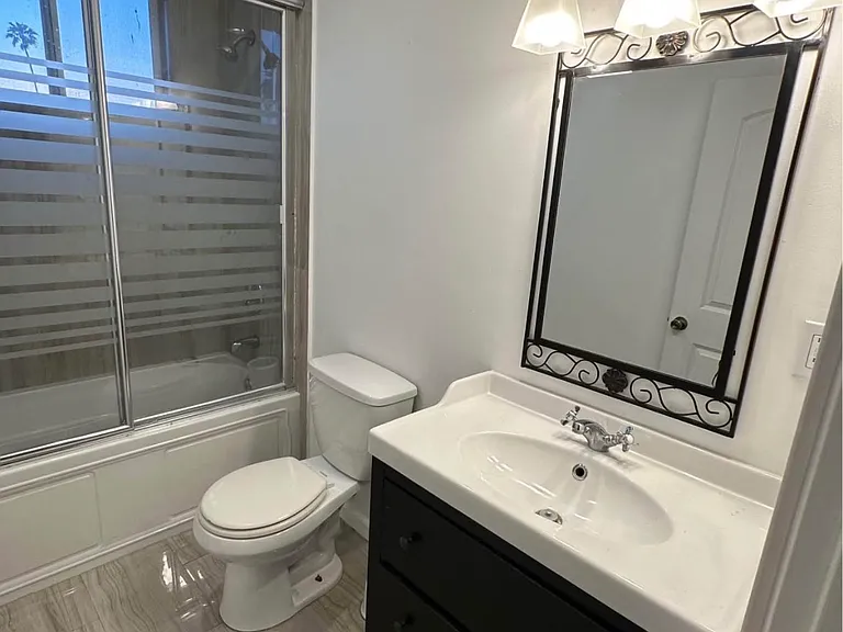 3003 W 74th St #1 — Photo 11