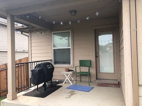 5th image of 371 Bloomsbury Dr