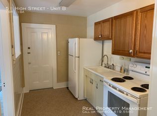 51 High St #B, Exeter, NH 03833