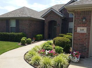 240 Beasley Dr, Centerton, AR 72719