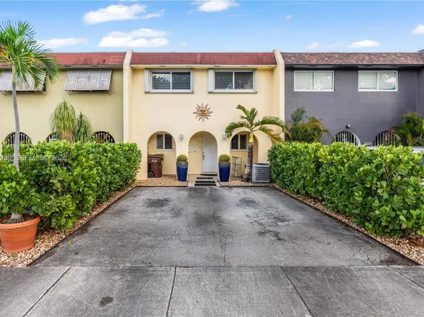 7015 W 2nd Ct, Hialeah, FL 33014