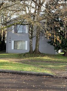 1028 8th Ave, Longview, WA, 98632