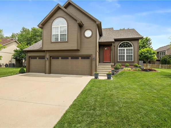 1754 Bridget Pl, Liberty, MO 64068