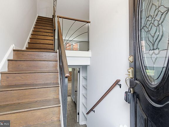 3rd image of 2816 Woodbridge Rd