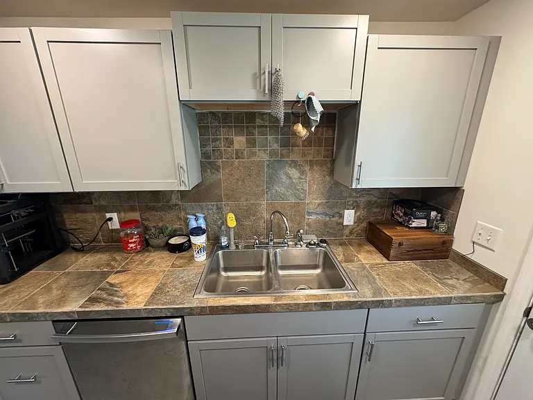 220 W Williams St — Photo 7