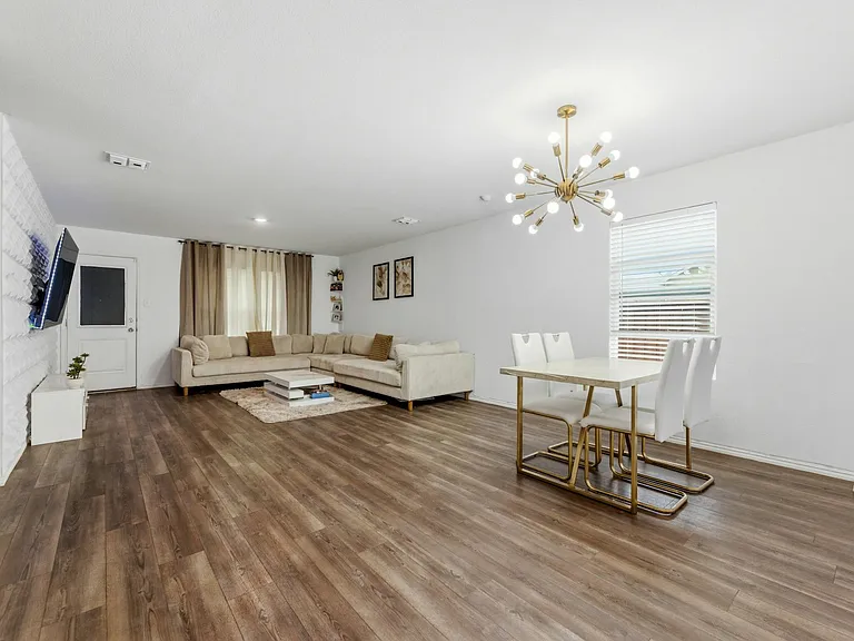 2915 Acacia Dr — Photo 8