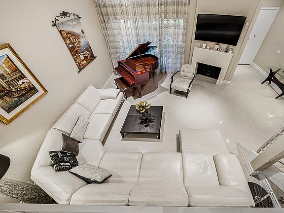 5th image of 5245 White Oak Ave APT 8