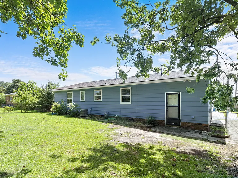 5215 Longbranch Dr — Photo 5