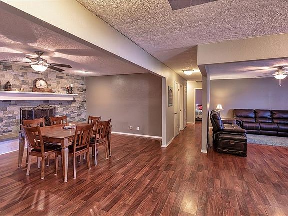 3rd image of 906 Kathys Pl