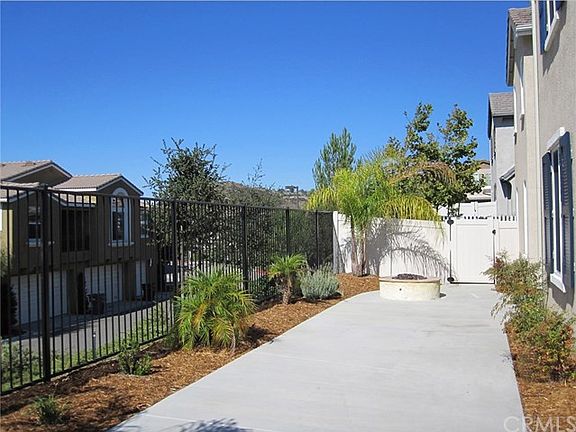3rd image of 35727 Kittentails Ln