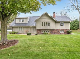 2635 Donegal Rd, Racine, WI 53405
