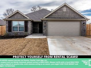 1141 Gardenia St, Centerton, AR 72719