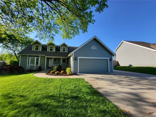 528 NE Bordner Dr, Lees Summit, MO 64086