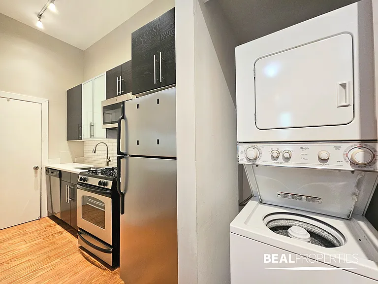 2200 N Clark St — Photo 37