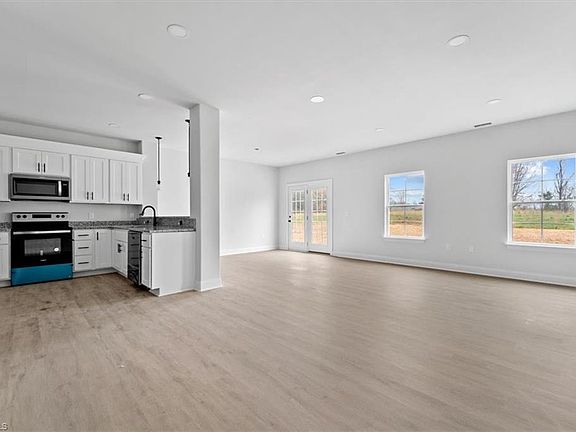 2nd image of 846 Deadmon Rd