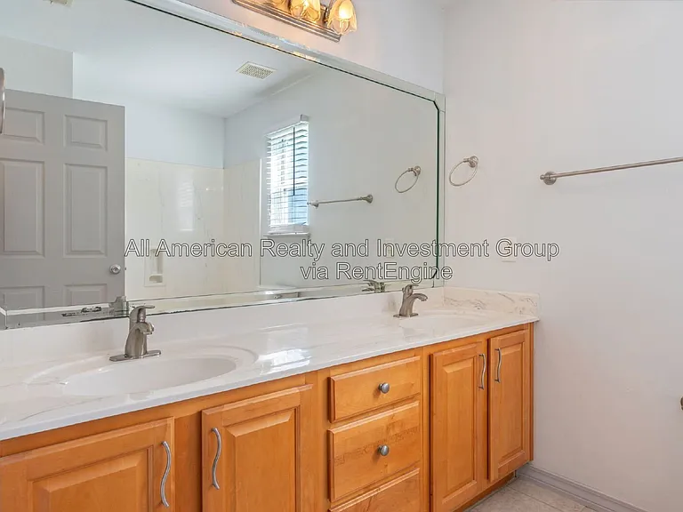 1940 Kadima Cir — Photo 21