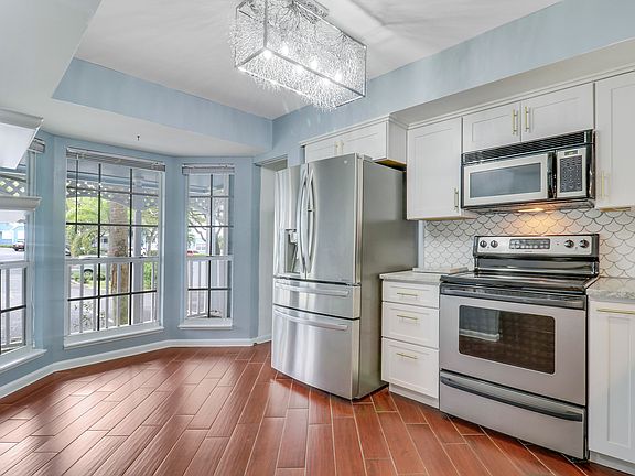 5th image of 611 Ocean Dunes Circle