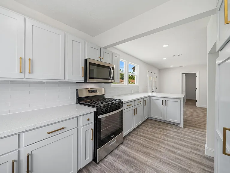 10406 Broadstairs St — Photo 18
